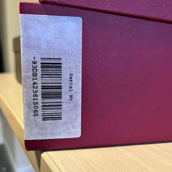 Salvatore Ferragamo Women's Vara Leather Pumps Size 6.5 with box - Picture 5 of 8